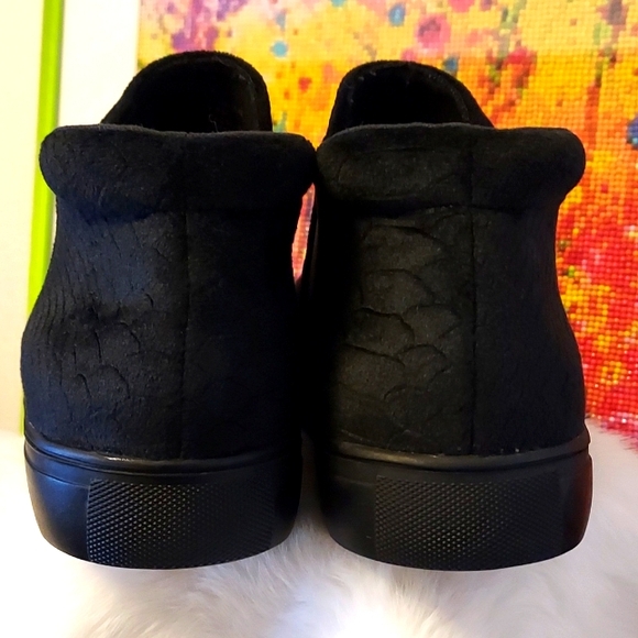 Womens CocoNuts by Matisse Harlan Velvet Slip-on Sneakers - Picture 5 of 11